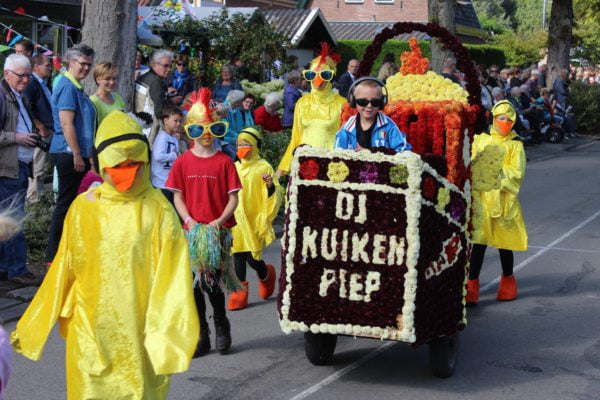 Afbeelding 2 Witte Rook Junior 2013 - 1e prijs met Kuiken Piep