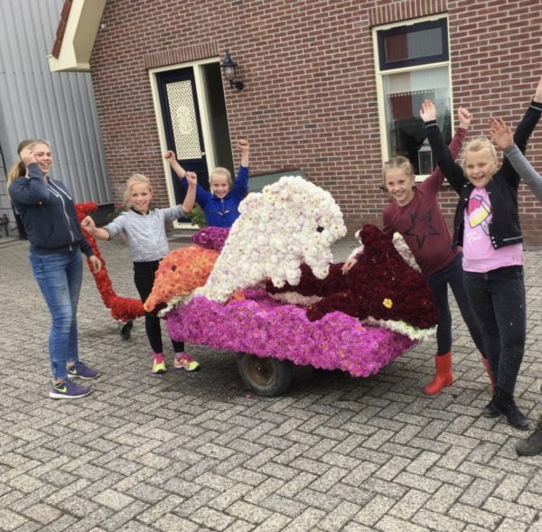 Witte Rook Junior 2018 Witte Rook Junior 2018: de wagen voor de kindercorso is af op zaterdagmiddag.